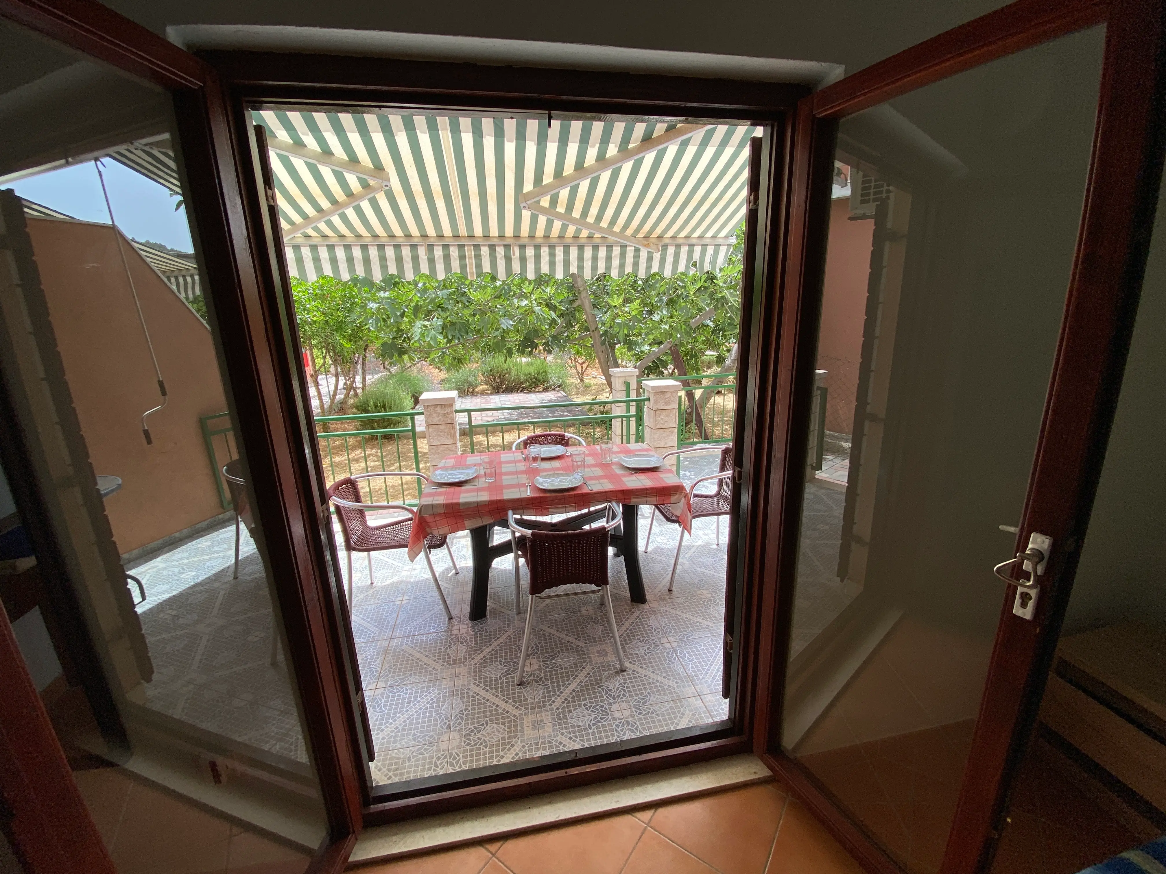 Apartament na parterze — lewy – Zdjęcie 2