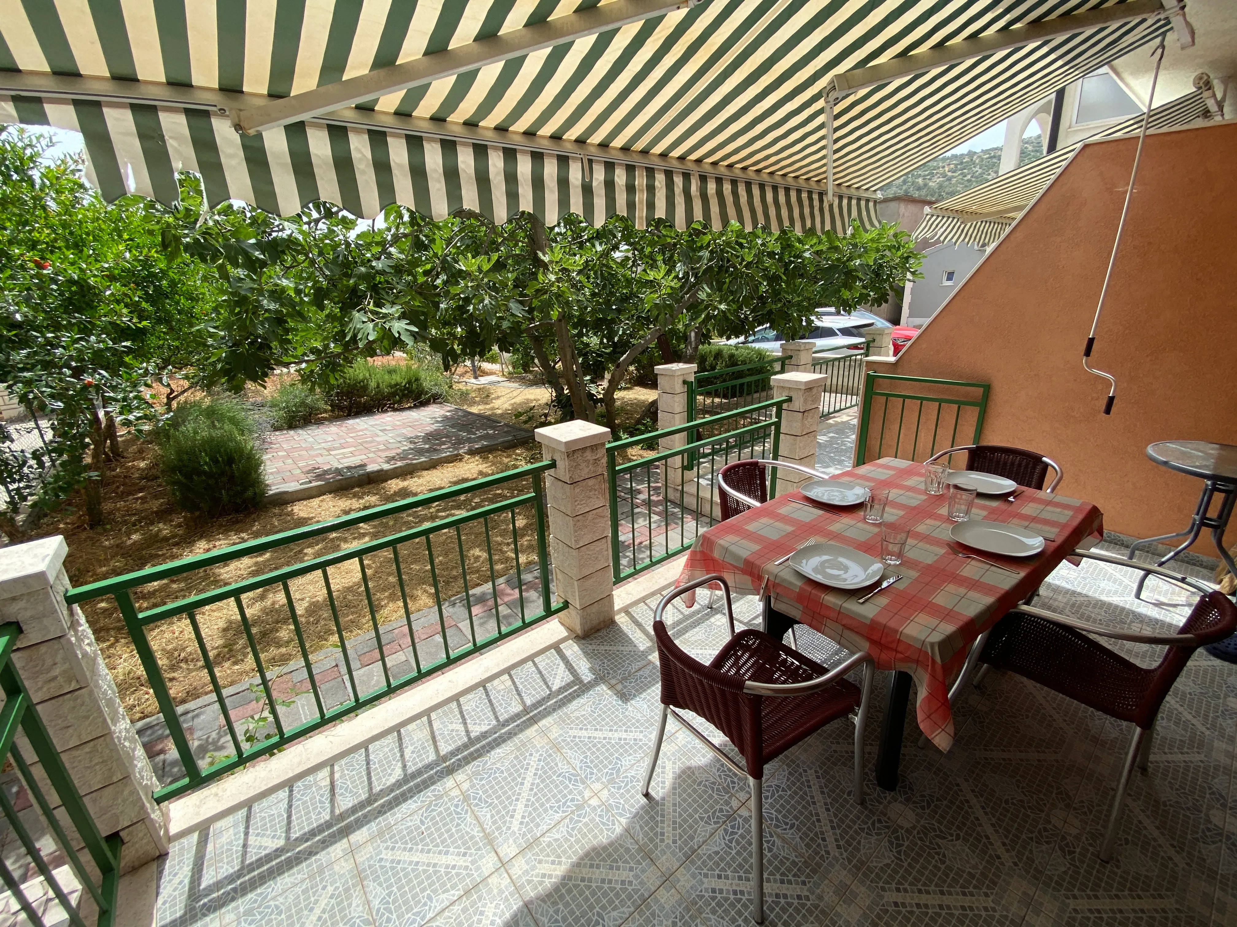 Apartament na parterze — lewy