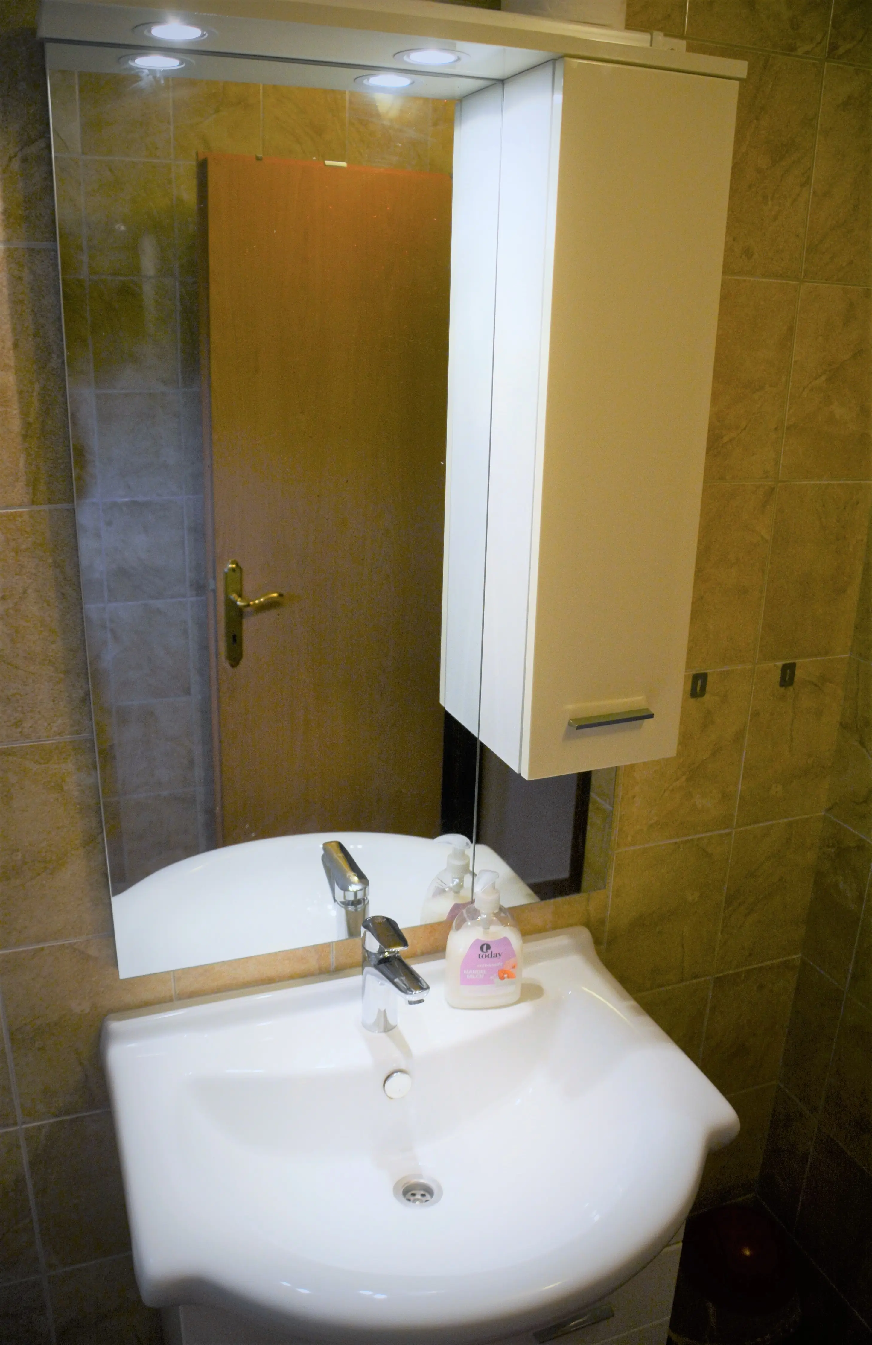 Apartament na piętrze — prawy – Zdjęcie 15