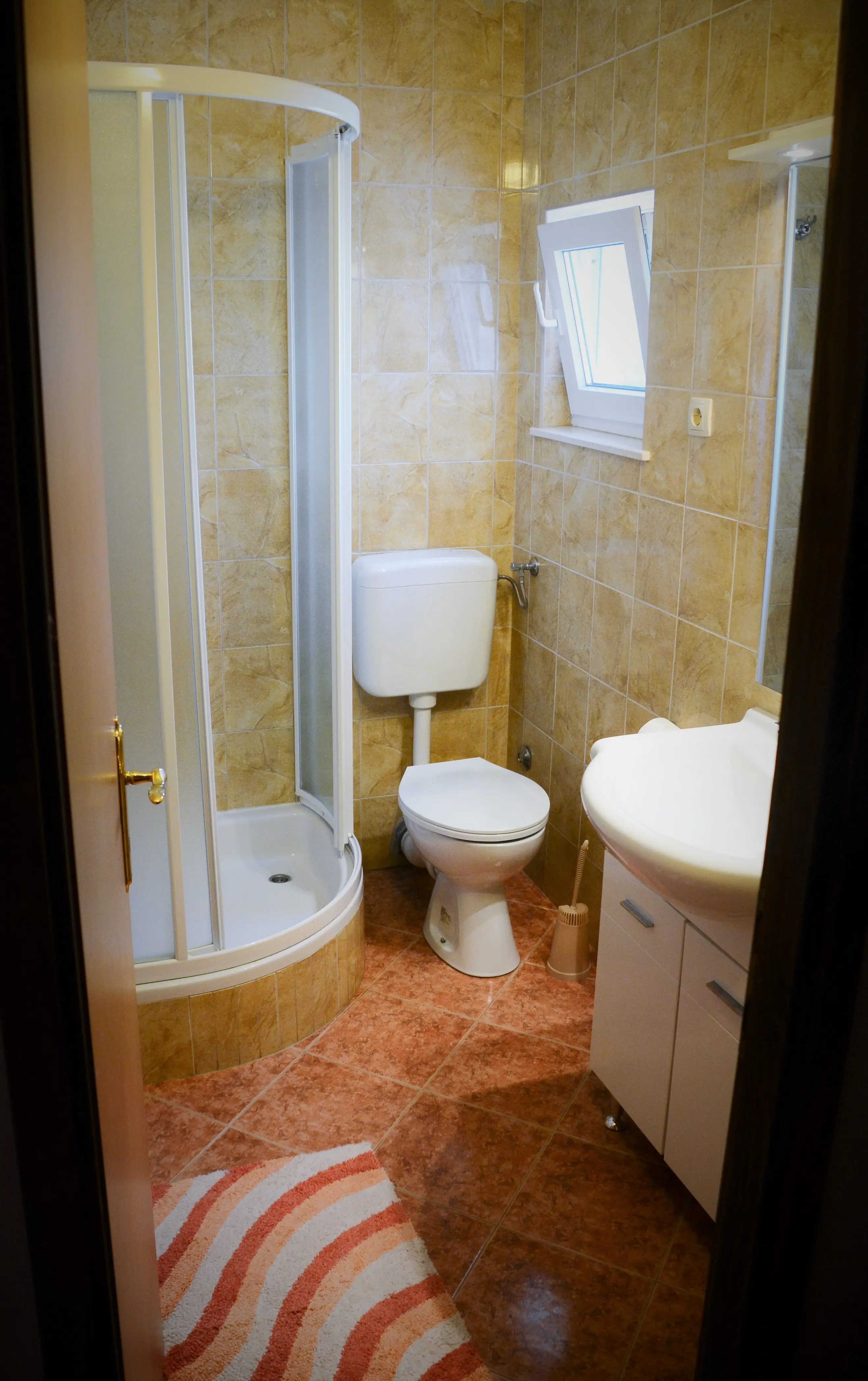 Apartament na piętrze — prawy – Zdjęcie 14